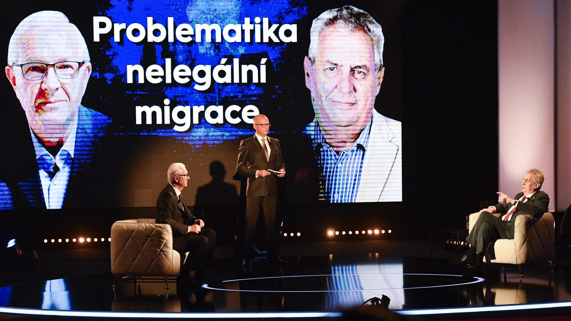 Jiri Drahos und Milos Zeman beim ersten von zwei TV-Duellen