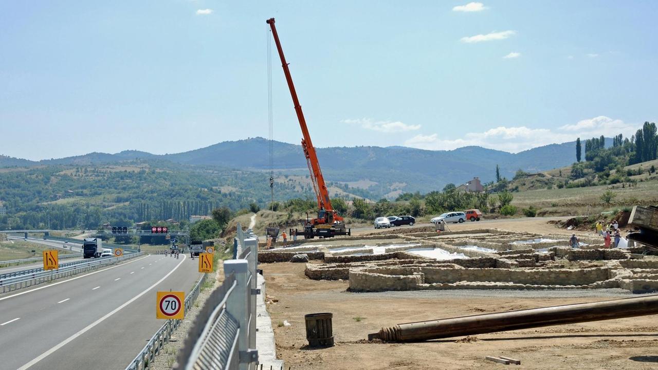 Archäologische Rettungsarbeiten neben der neuen Autobahntrasse im Südwesten Bulgariens