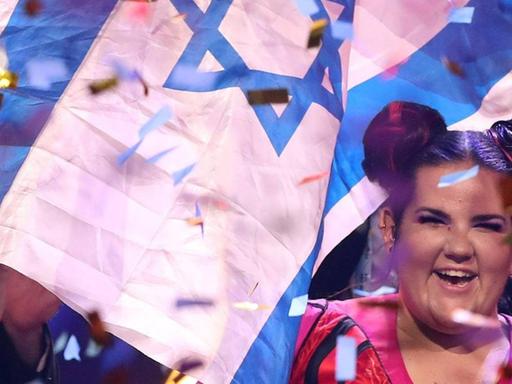 Die israelische Sängerin Netta Barzilai bei ihrem ESC-Sieg im Mai 2018 Die israelische Sängerin Netta Barzilai bei ihrem ESC-Sieg im Mai 2018