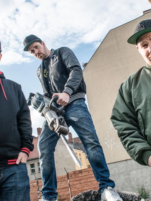 Die Hip-Hop Gruppe Antilopen Gang (undatiert). Das Plattenlabel der Toten Hosen, JKP, hat die Hip-Hop-Gruppe Antilopen Gang verpflichtet.