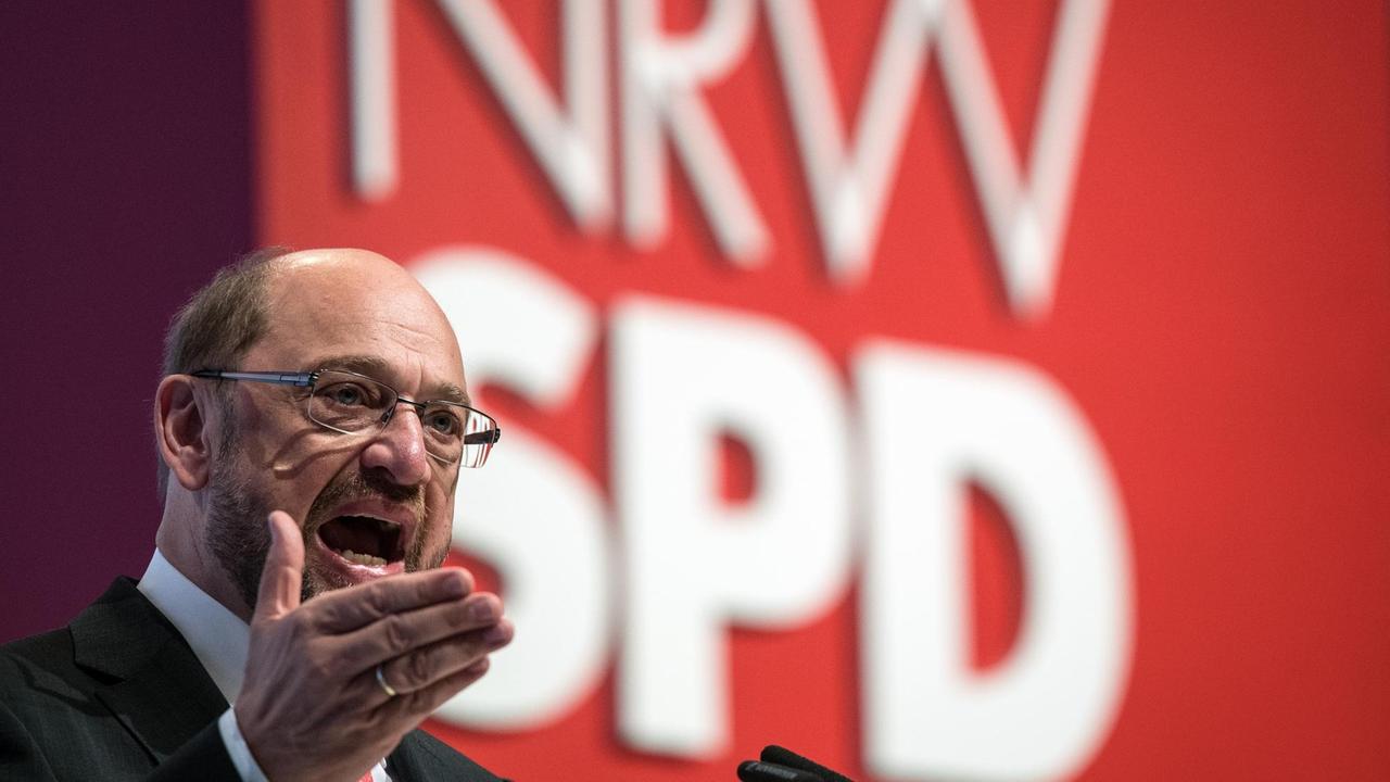Der SPD-Vorsitzende Martin Schulz spricht am 10.06.2017 auf dem Außerordentlichen Parteitag seiner Partei in der Mercator-Halle in Duisburg.