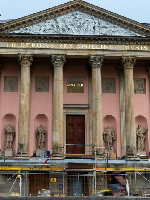Die Außenansicht der Berliner Staatsoper, aufgenommen am 22.06.2017 in Berlin nach der Jahres-Pressekonferenz der Staatsoper zur Spielzeit 2017/2018.