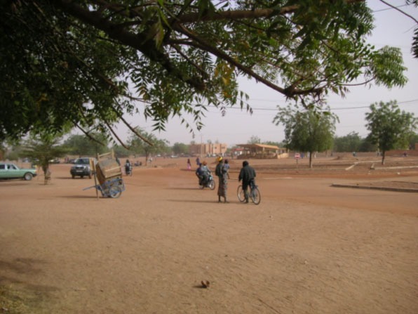 Der Platz der Unabhängigkeit. Der ganze Stolz der Stadt Gao in Mali.