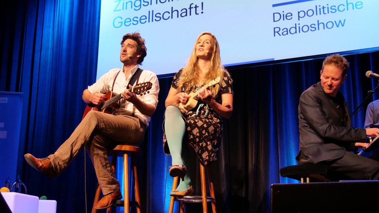Das Musikduo "Das Geld liegt auf der Fensterbank, Marie" mit Martin Zingsheim