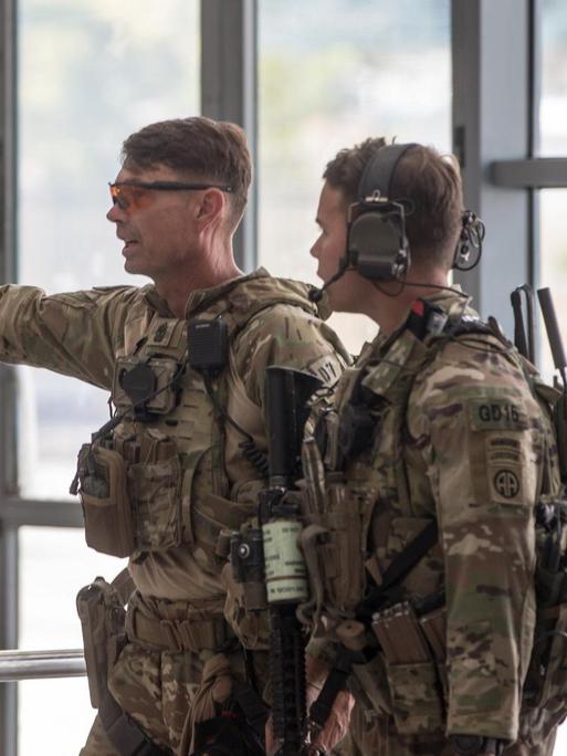 US-Soldaten bei der Evakuierungsaktion auf dem Hamid-Karzai-Flughafen in Kabul, Afghanistan