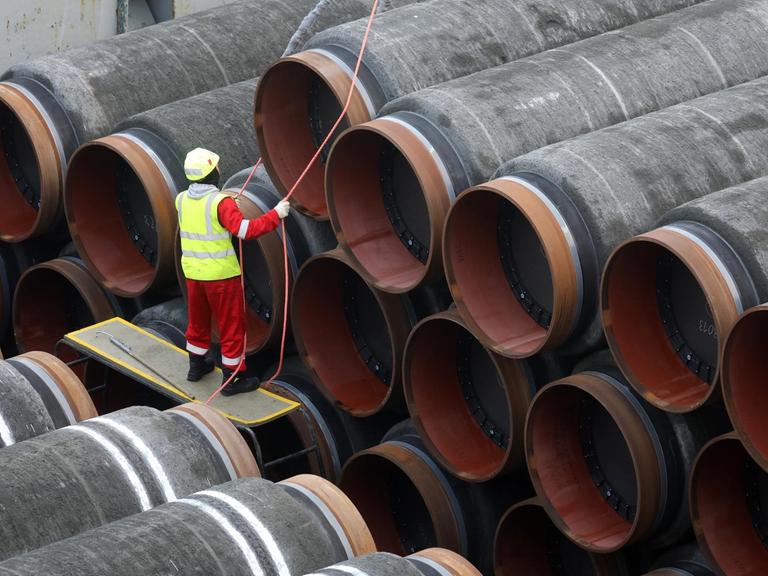 Verlegung von Rohren für die Gaspipeline Nord Stream 2.