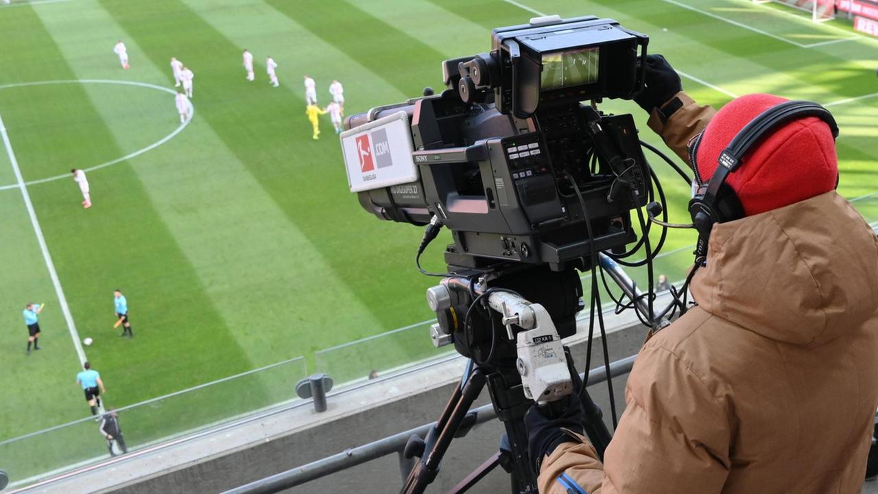 Fernsehen - ARD und ZDF erwerben Medienrechte für Fußball-Nationalmannschaften der Frauen und Männer