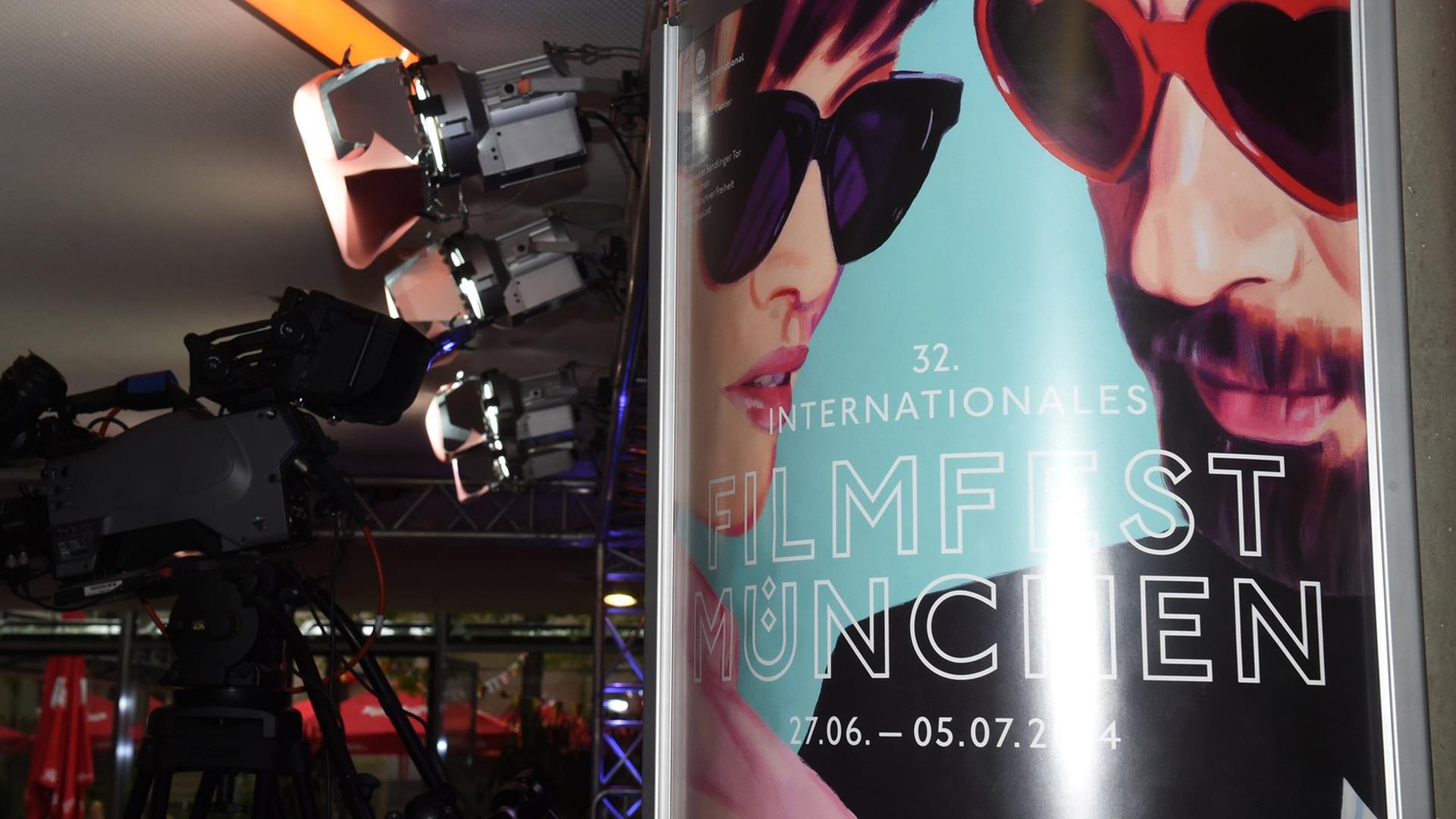Ein Plakat des 32. Filmfest München, aufgenommen am 27.06.2014 im Mathäser Filmpalast in München (Bayern). Das Filmfest München findet vom 27.06. bis 05.07.2014 statt. Foto: Felix Hörhager