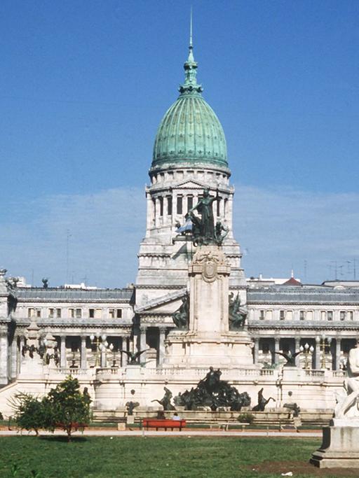 Blick auf das Kongress-Gebäude in der argentinischen Hauptstadt Buenos Aires,