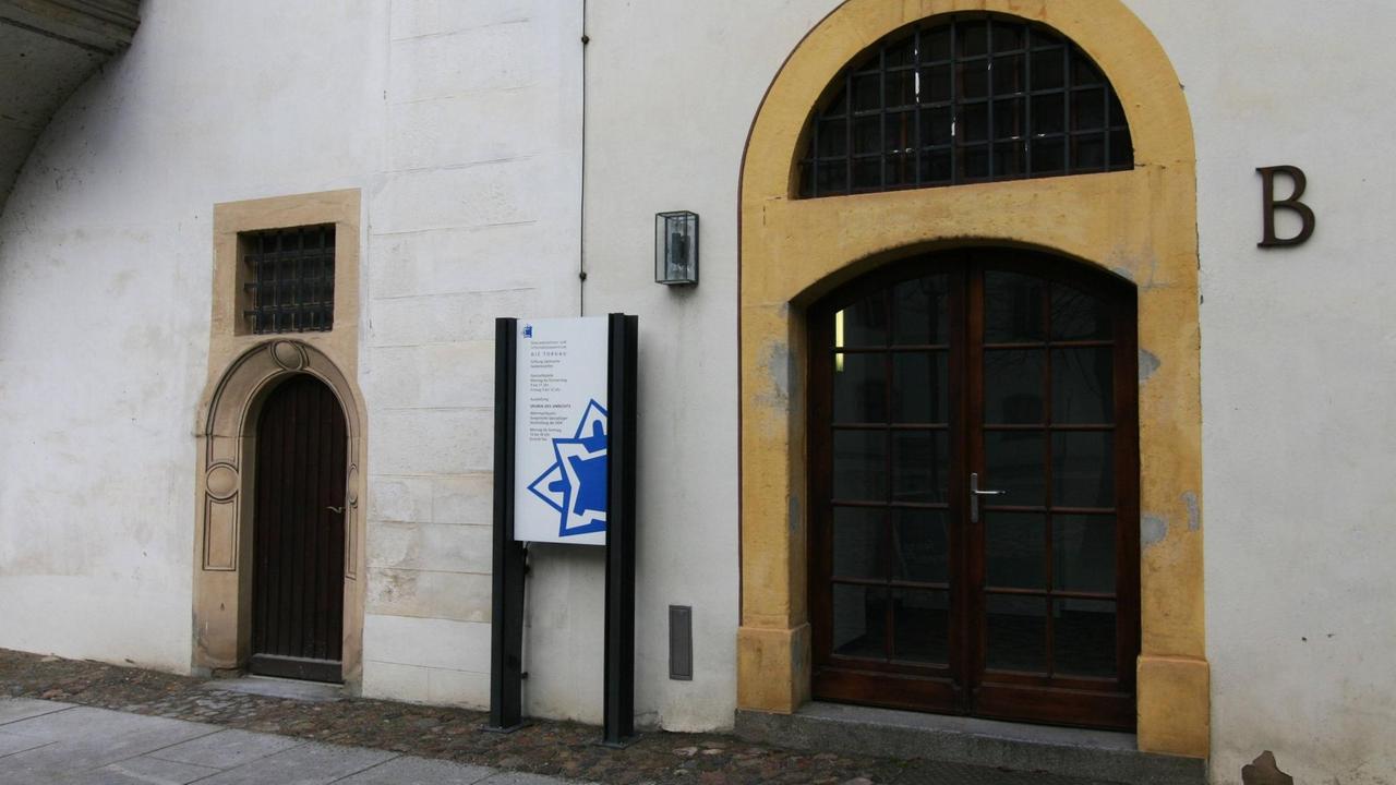 Der Eingang des Dokumentations- und Informationszentrums im sächsischen Torgau