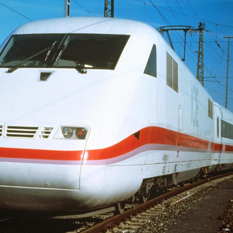 Ein Intercity Express, aufgenommen 1991.