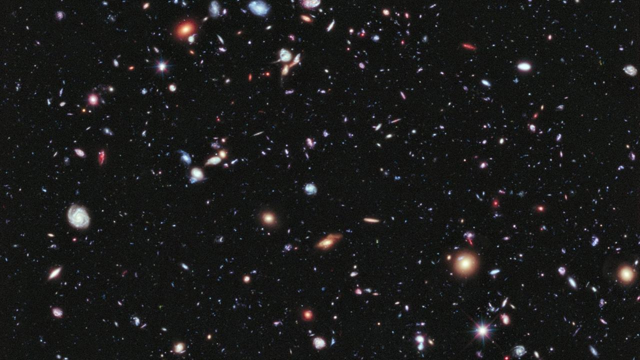 Je weiter Galaxien von uns entfernt sind, desto schneller bewegen sie sich fort – besagt das Hubble-Lemaitre-Gesetz
