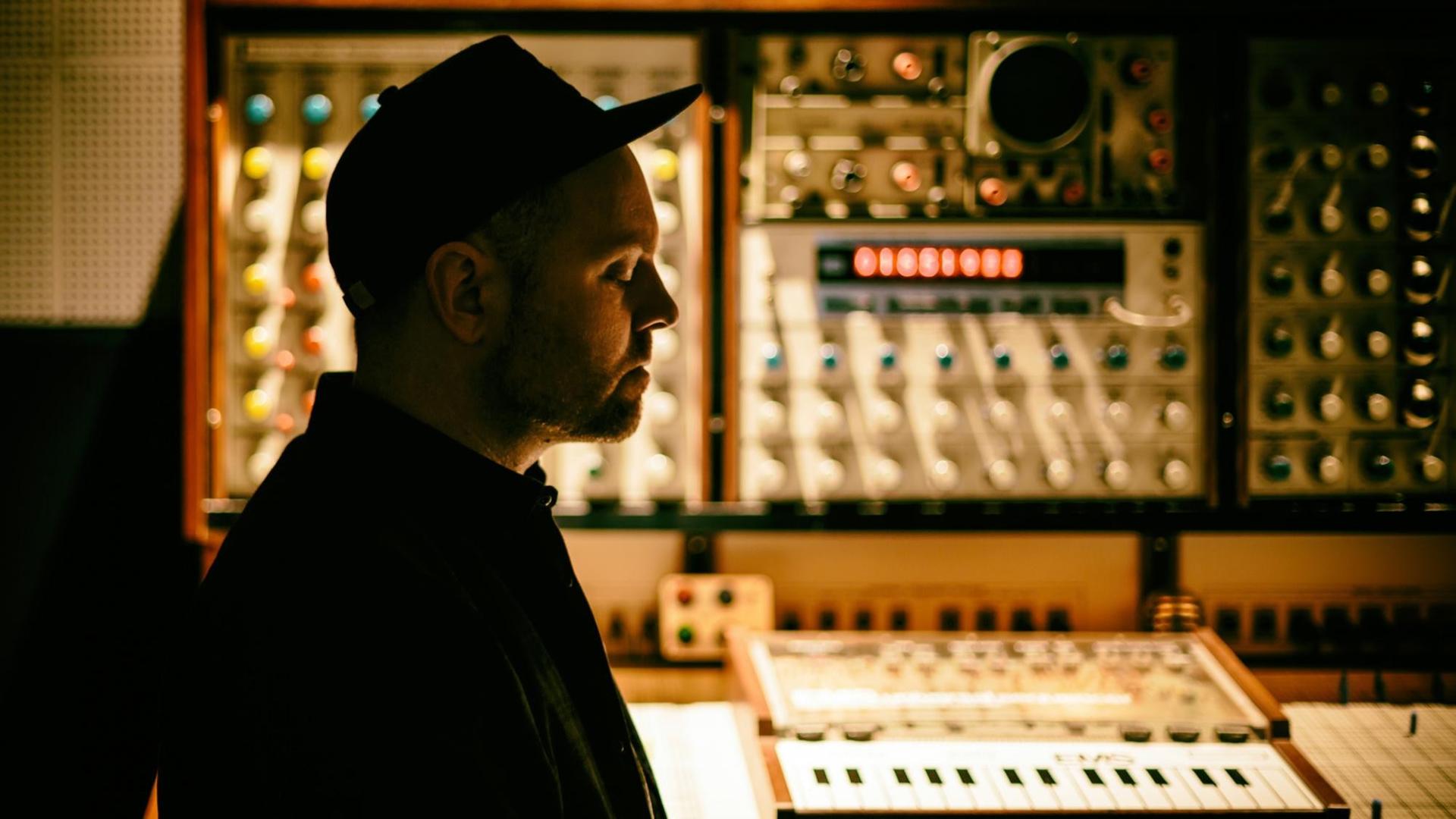 DJ Shadow