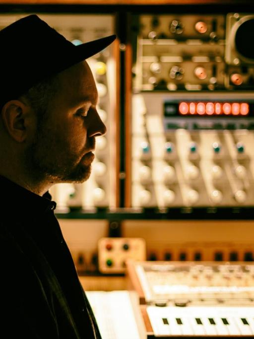 DJ Shadow
