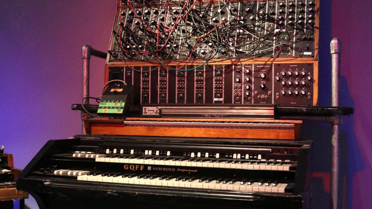 April 20, 2019 - New York City, New York, U.S. - ANALOG SYNTHESIZER by MOOG owned by KEITH EMERSON on display at the Play It Loud: Instruments of Rock and Roll exhibit held at the Metropolitan Museum of Art. New York City U.S. PUBLICATIONxINxGERxSUIxAUTxONLY - ZUMAk03_ 20190420_zaf_k03_104 Copyright: xNancyxKaszermanx