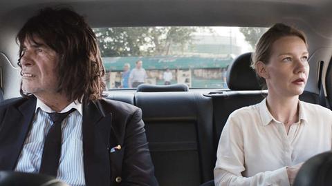 Peter Simonischek als Winfried/Toni und Sandra Hüller als Ines in einer Szene des Films "Toni Erdmann" von der Regisseurin Maren Ade. Der Film ist im Wettbewerb des 69. Filmfestivals Cannes 2016 vertreten.