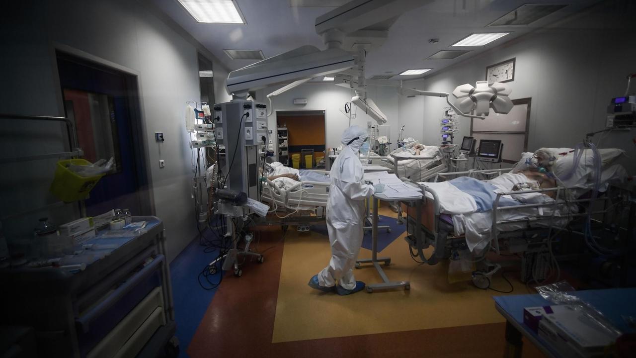 Corona-Patienten auf einer Intensivstation in einem Krankenhaus der italienischen Hauptstadt Rom