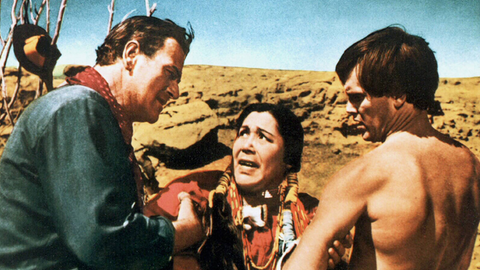Filmszene aus "Der schwarze Falke" mit John Wayne (l), Beulah Archuletta, Jeffrey Hunter.