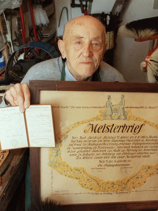 Bürstenmacher Kurt Steinbrück aus Naumburg