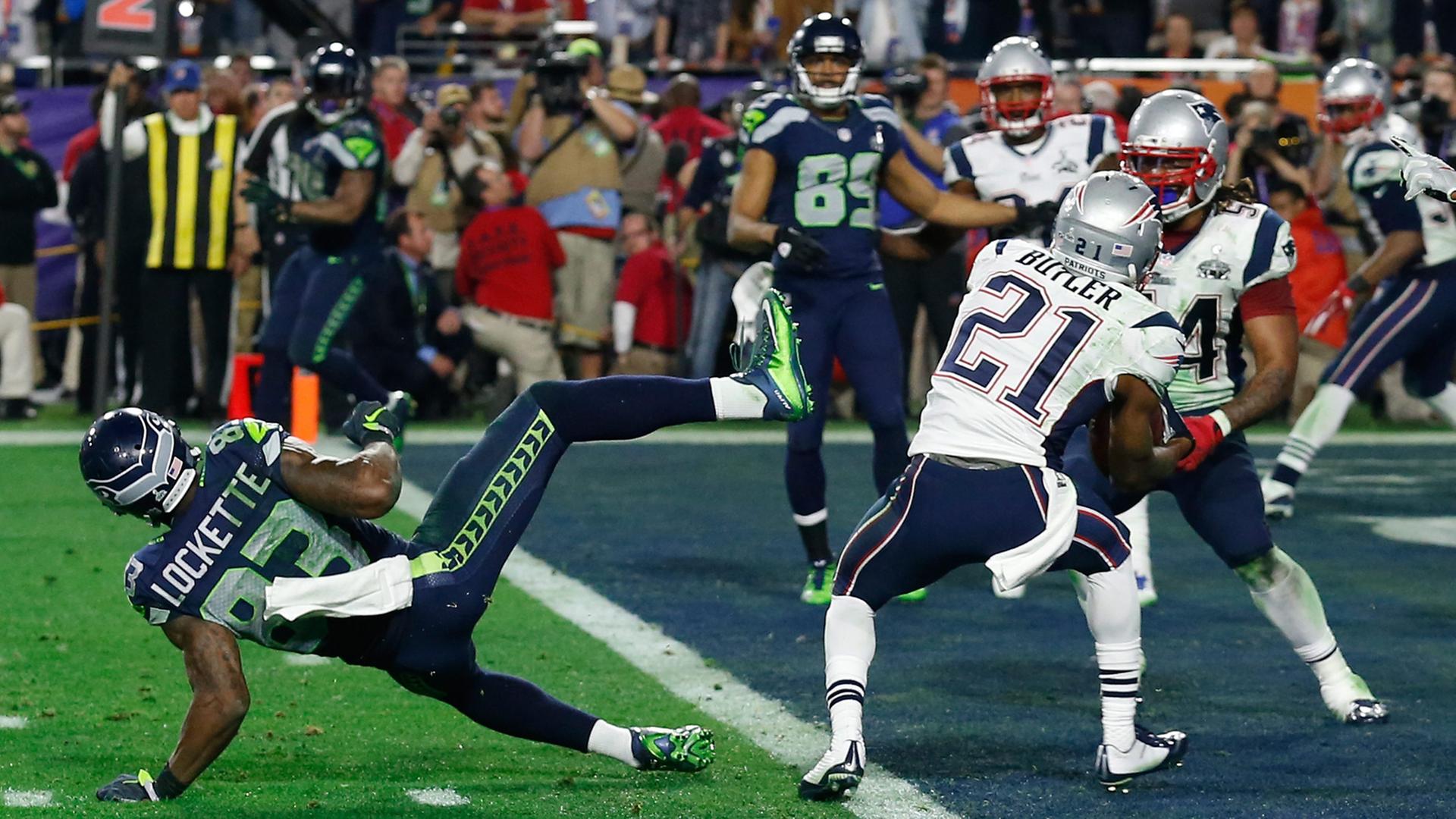 Eine Spiel-Szene im Super Bowl, dem Finale des "American Football"
