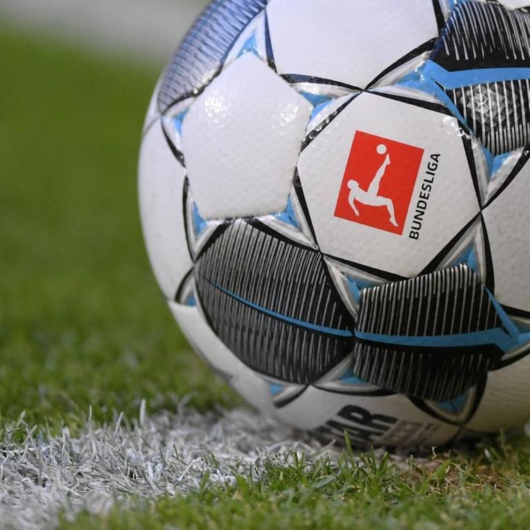 Ein Ball aus der Fußball-Bundesliga