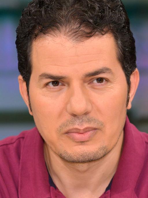 Hamed Abdel-Samad, deutsch-ägypischer Politologe und Autor, aufgenommen am 22.08.2013 während der ZDF-Talksendung "Maybrit Illner" zum Thema: "Ägypten zwischen Glaube und Gewalt - erwartet der Westen zu viel?" im ZDF-Hauptstadtstudio im Berliner Zollernhof Unter den Linden.