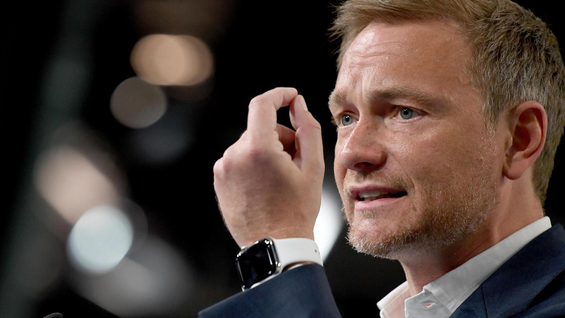 FDP-Chef Christian Lindner spricht beim Bundesparteitag in Berlin.