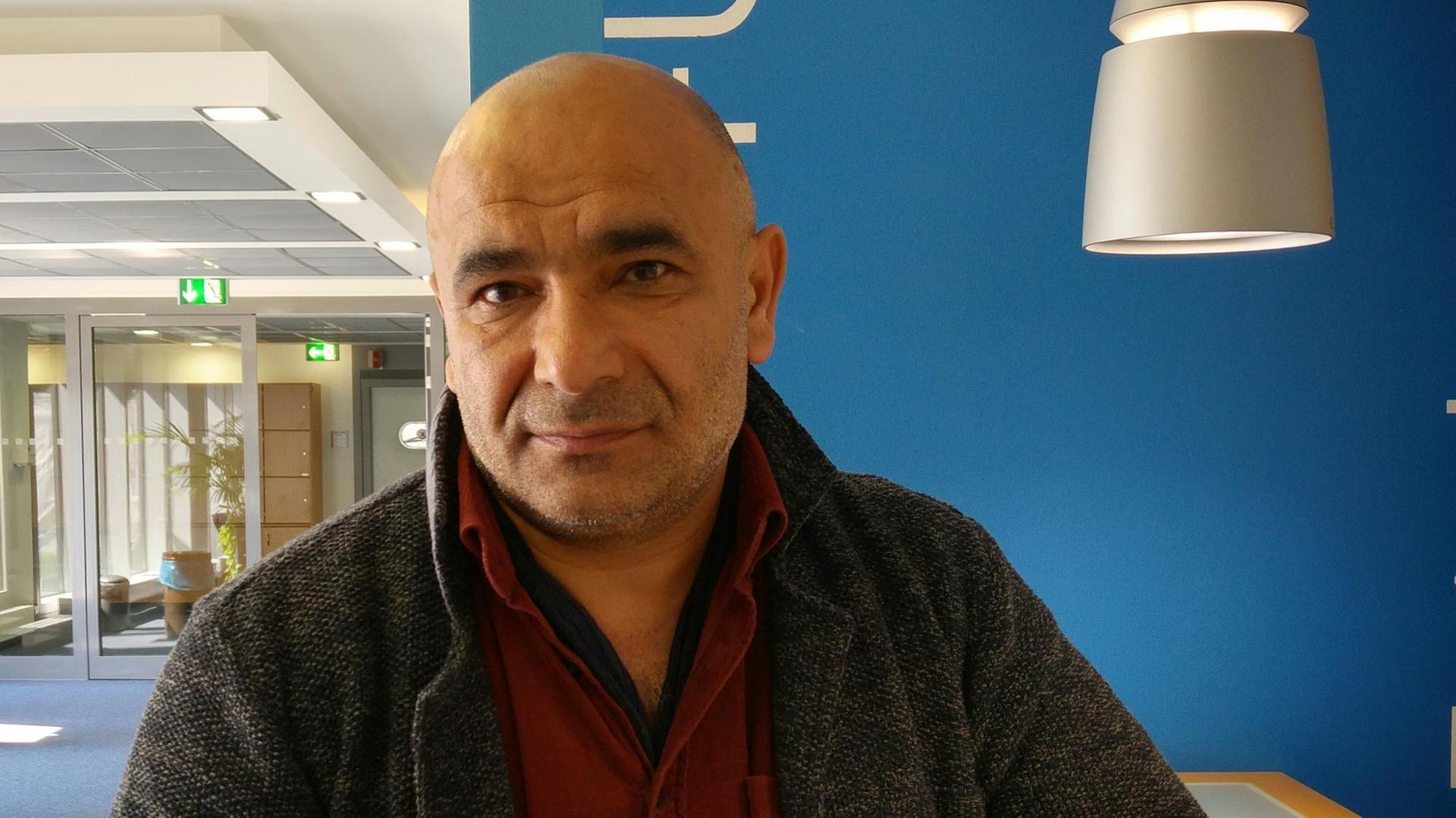 Der kurdische Filmemacher Mehmet Aktaş im Deutschlandfunk