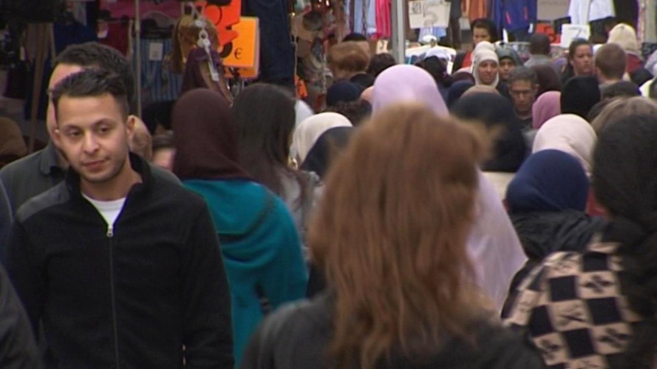 Der mutmaßliche Terrorist Salah Abdeslam im August 2014 auf einem Brüsseler Markt