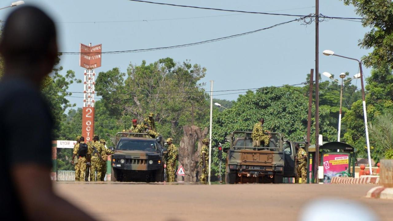Nach einem Putsch kontrollierte das Militär die Straßen in Burkina Fasos Hauptstadt Ouagadougou.