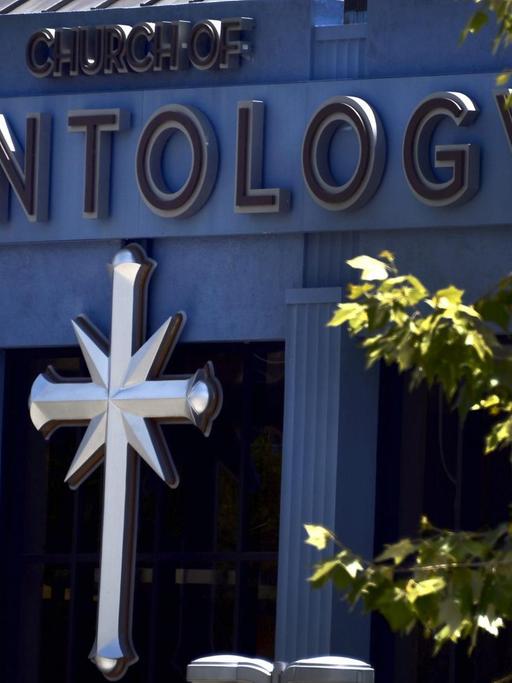 Das Bild zeigt ein Gebäude von Scientology in Los Angeles / USA.