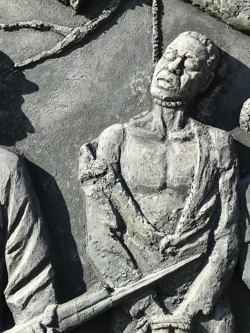 Ein Denkmal zur Erinnerung an den von deutschen Kolonialtruppen begangenen Völkermord an den Herero und Nama im Zentrum der namibischen Hauptstadt Windhoek.