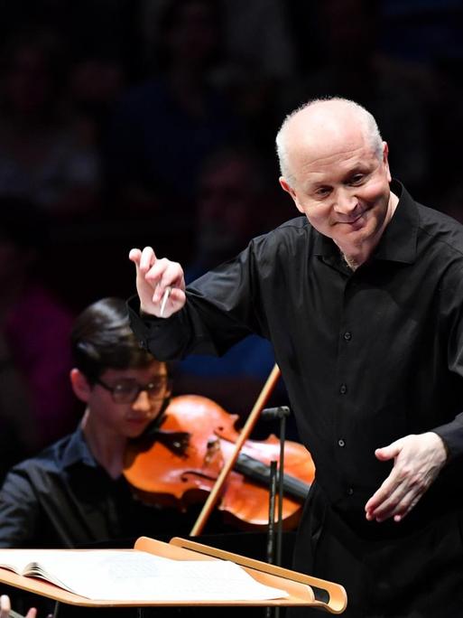 Der Komponist und Dirigent Sir George Benjamin, 2018 in der Royal Albert Hall, London