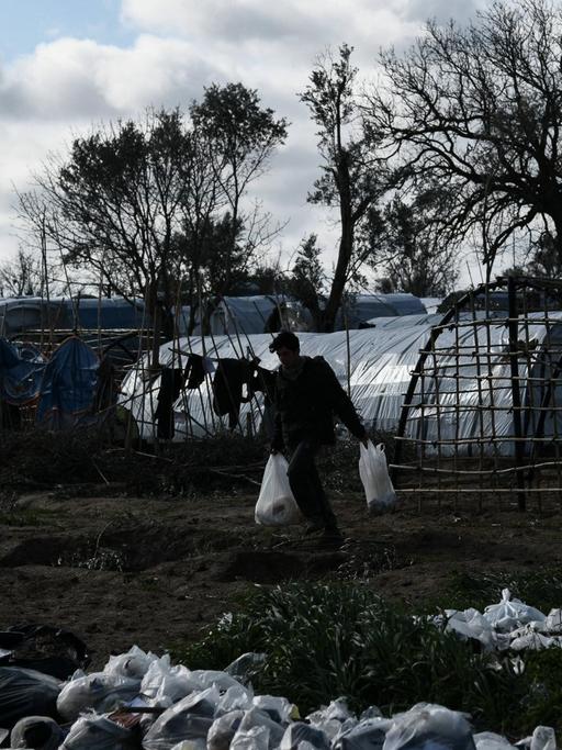 Momentaufnahme des Alltags und der Lebensbedingungen im Empfangs- und Identifikationszentrum des Flüchtlingslagers Vial auf der griechischen Insel Chios am Dienstag, 03. März 2020.