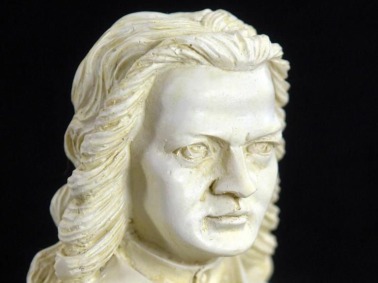 Büste des jungen Komponisten Johann Sebastian Bach.