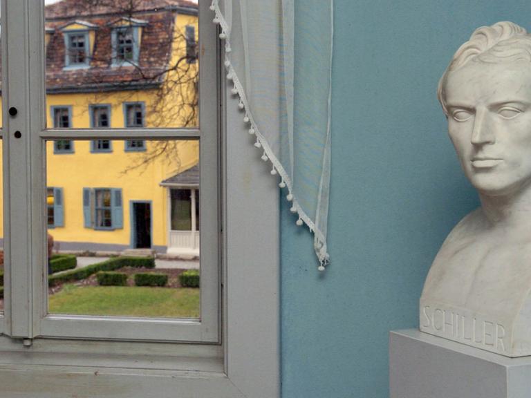 Eine Büste Friedrich Schillers in der Gartenzinne in Jena, heute Gedenkstätte der dortigen Friedrich-Schiller-Universität