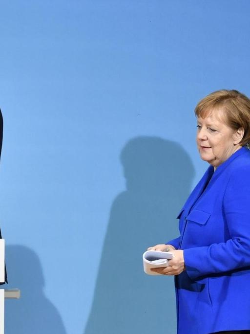 CSU-Chef Seehofer, Bundeskanzlerin und CDU-Chefin Merkel und der SPD-Vorsitzende Schulz präsentieren die Ergebnisse der Sondierungen.