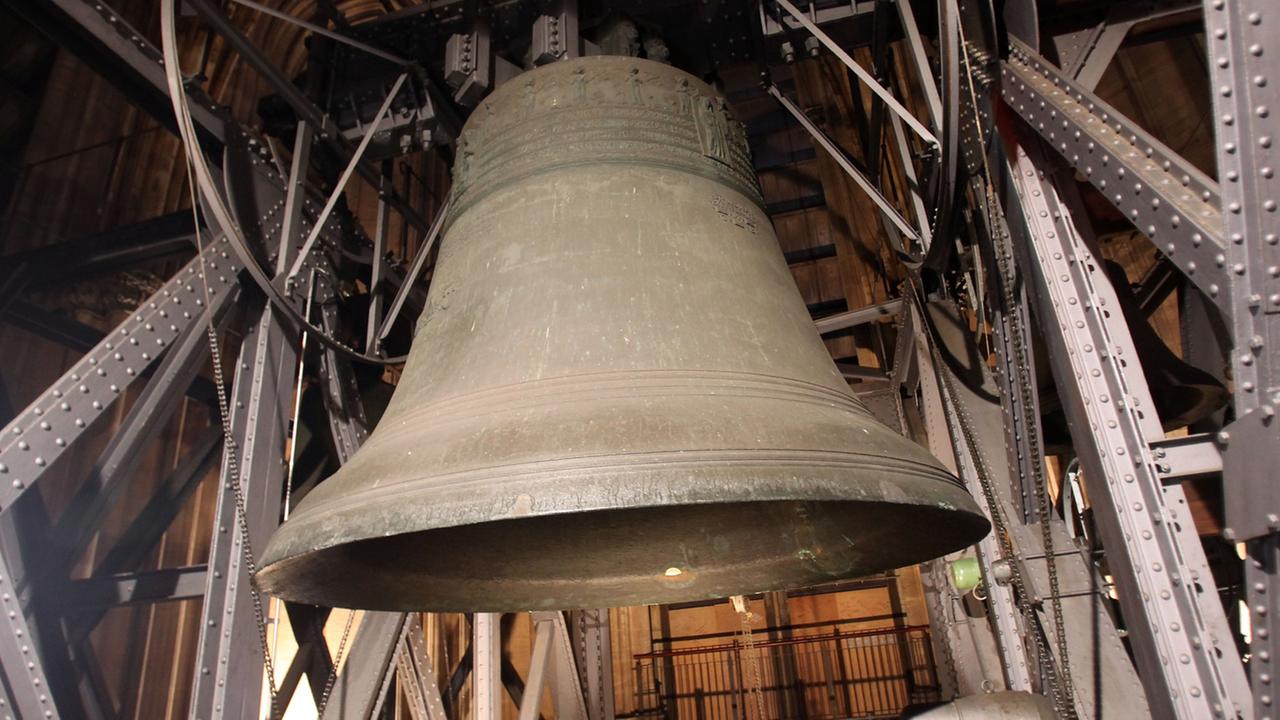 Der "Dicke Pitter", die größte Glocke des Kölner Doms.