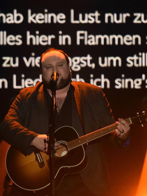 Der Sänger Alex Diehl tritt am 24.02.2016 in Köln (Nordrhein-Westfalen) bei einer Probe zum deutschen Vorentscheid für den Eurovision Song Contest (ESC) auf.