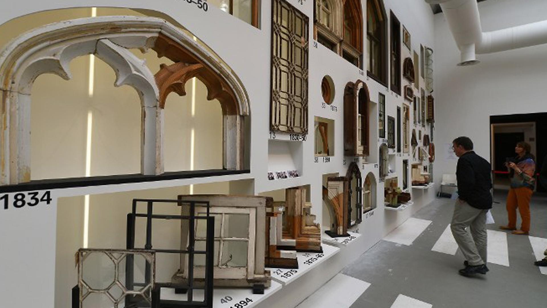 Unterschiedliche Fenster-Typen werden auf der Architektur-Biennale präsentiert. Unterschiedliche Fenster-Typen werden auf der Architektur-Biennale präsentiert.