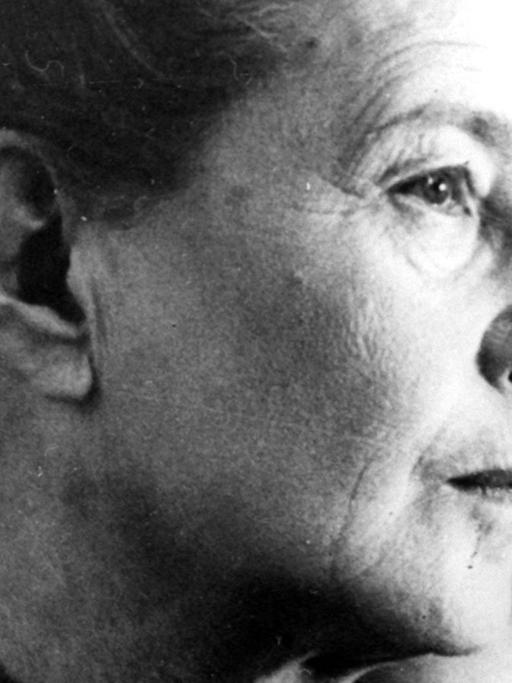 Die französische Schriftstellerin und Frauenrechtlerin Simone de Beauvoir