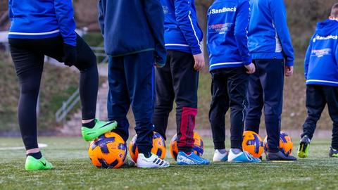 Kinder und Jugendliche beim Training