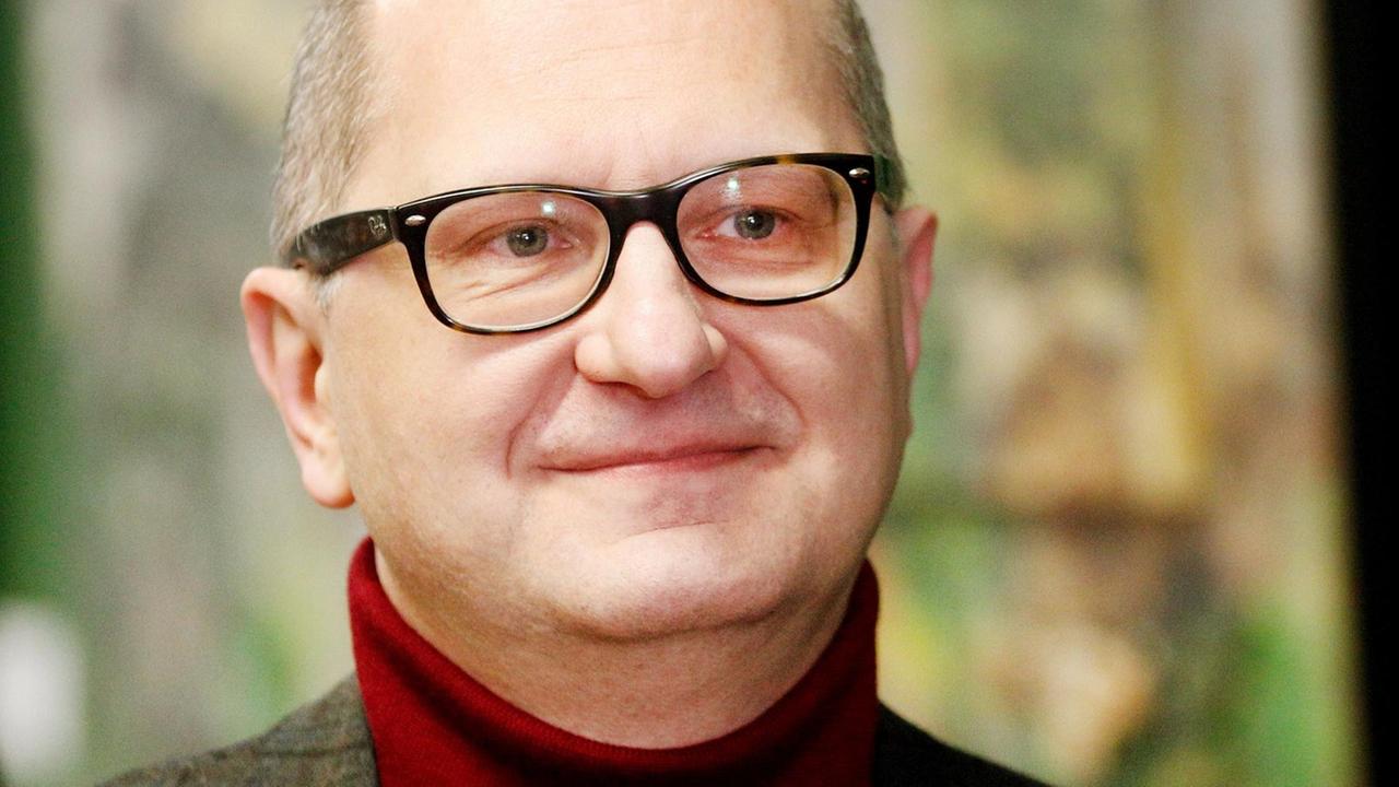 23.03.2018, Nordrhein-Westfalen, Hamm: Der damalige Kläger und ehemalige angestellte Apotheker Martin Porwoll geht in den Gerichtssaal des Landesarbeitsgerichts. Er hatte mit seiner Anzeige einen Strafprozess am Landgericht Essen gegen seinen Arbeitgeber, einen Apotheker, ins Rollen gebracht und damit wahrscheinlich Menschenleben gerettet.