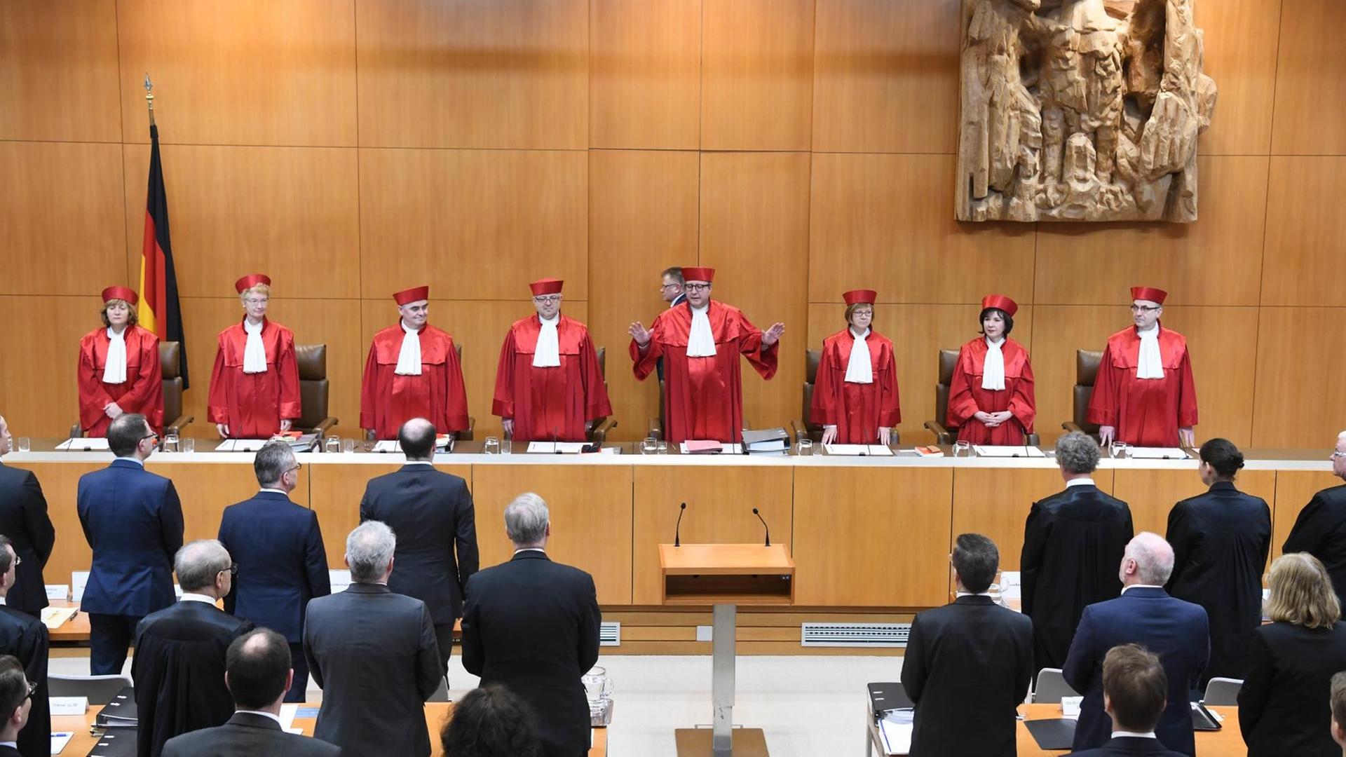 Der Zweite Senat des Bundesverfassungsgerichts in Karlsruhe eröffnet am 17.01.2018 die mündliche Verhandlung zum Streikrecht für Beamte