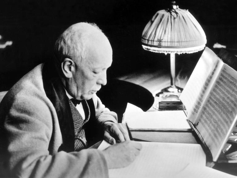 Kämpfer für die Anwendung des Urheberrechts war Richard Strauss - als Präsident der Reichsmusikkammer Repräsentant Nazi-Deutschlands.