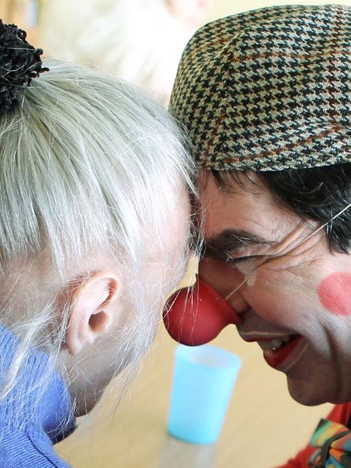 Der ehemalige Journalist Ulrich Fey arbeitet heute als Clown in Seniorenheimen.