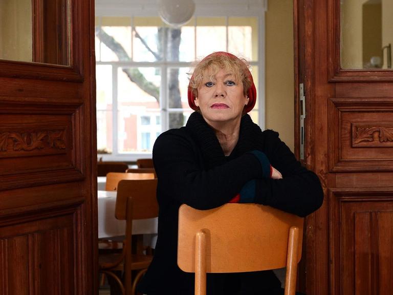 Porträt von Barbara Thalheim.