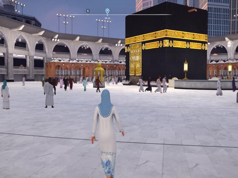 Der Avatar einer Muslima in weißem Gewand und hellblauen Kopftuch geht auf die Kaaba zu