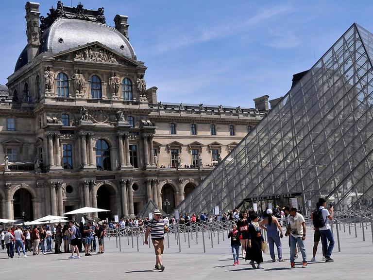 Der Louvre in Paris.