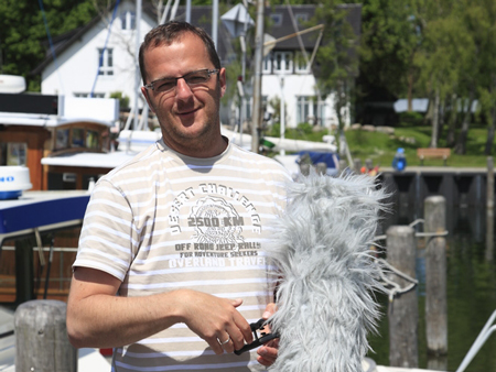Meteorologe Stefan Kreibohm arbeitet im ARD-Wetterstudio auf der Insel Hiddensee.
